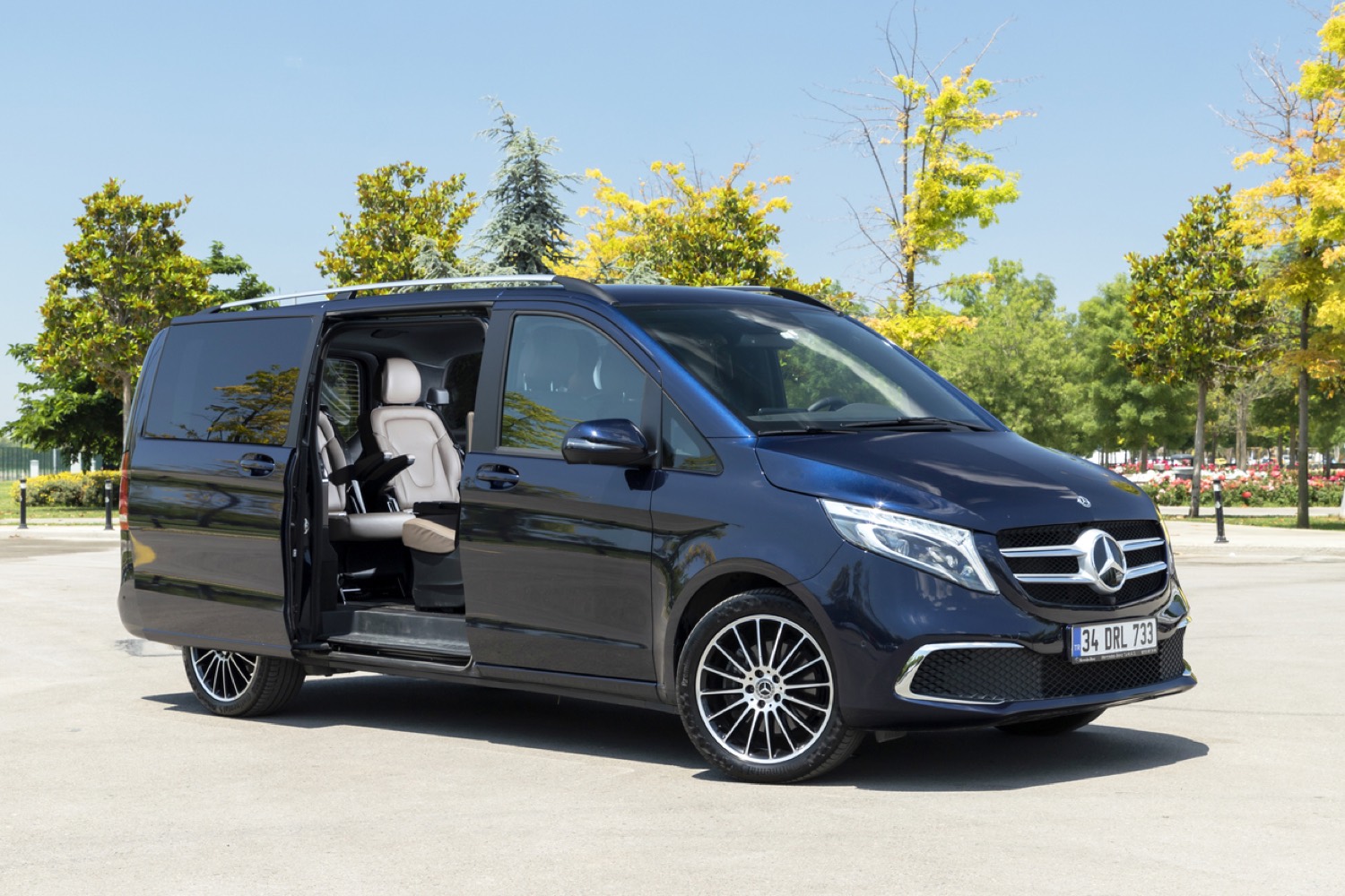 Mercedes-Benz Vito Premium Van — photo 3